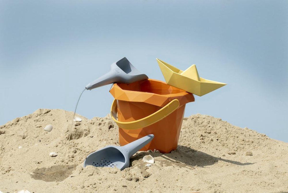 Zsilt | Zand-en strandspeelgoed Set All-in-One - Happy Orange 7-delig | 12m+ | 100% gerecycled plastic - Made in Holland - Gemaakt van Nederlands huishoudelijk plastic afval